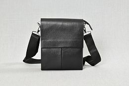 Мъжка чанта в черен цвят