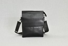 Практична чанта от еко кожа в черно