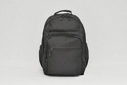 Елегантна раница в черно