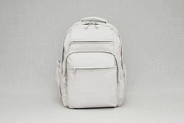 Елегантна раница в бяло