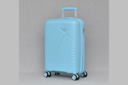 Малък куфар в светлосиньо