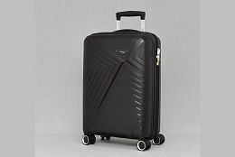 Малък черен куфар