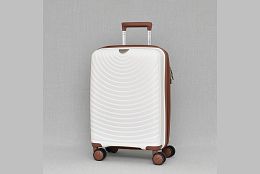 Малък куфар на 4 колела цвят бял