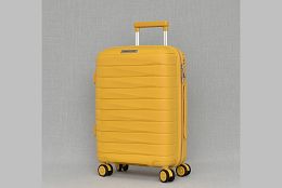 Малък куфар в жълто