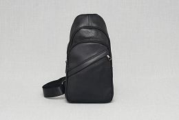 Мъжка кожена чанта крос-боди