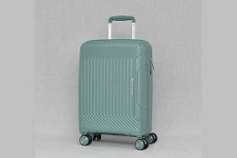 Малък полипропиленов куфар в зелено