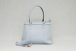 Стилна дамска чанта в светлосиньо