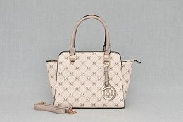 Дамска чанта в бежово с дълга дръжка