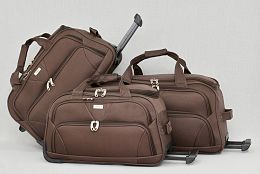 Комплект от три пътни чанта в кафяво