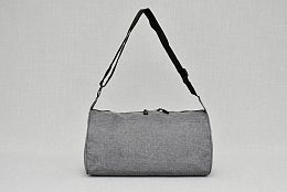 Малък спортен сак в сиво