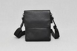 Елегантна черна мъжка чанта от естествена кожа