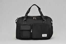 Малка черна чанта за ръчен багаж