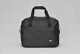 Черна чанта за ръчен багаж с дълга дръжка