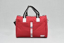 Малка текстилна чанта за ръчен багаж в червено