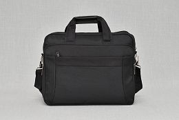 Бизнес чанта в черно с дълга дръжка