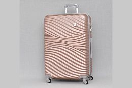 Голям релефен ABS куфар в розово