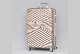 Голям релефен ABS куфар в бежово