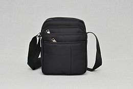 Спортно елегантна чанта