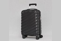 Черен куфар за кабинен багаж