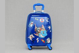 Детски куфар с акула